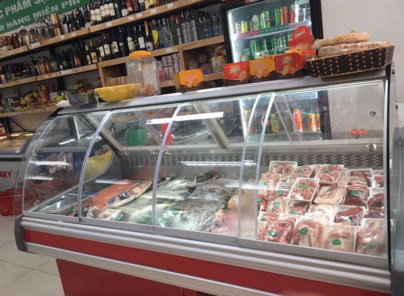 lắp đặt tủ trưng bày thịt thích hợp