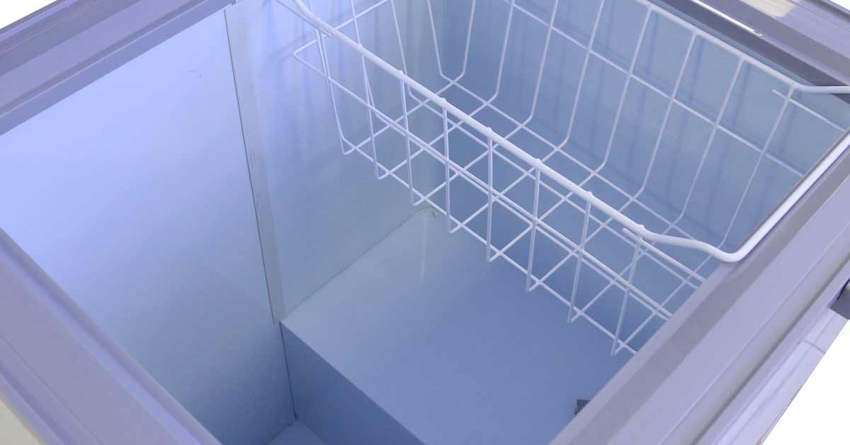 tủ đông bị chảy nước do lòng hỏng