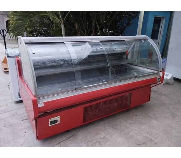 tủ mát trưng bày thịt carrier 2m