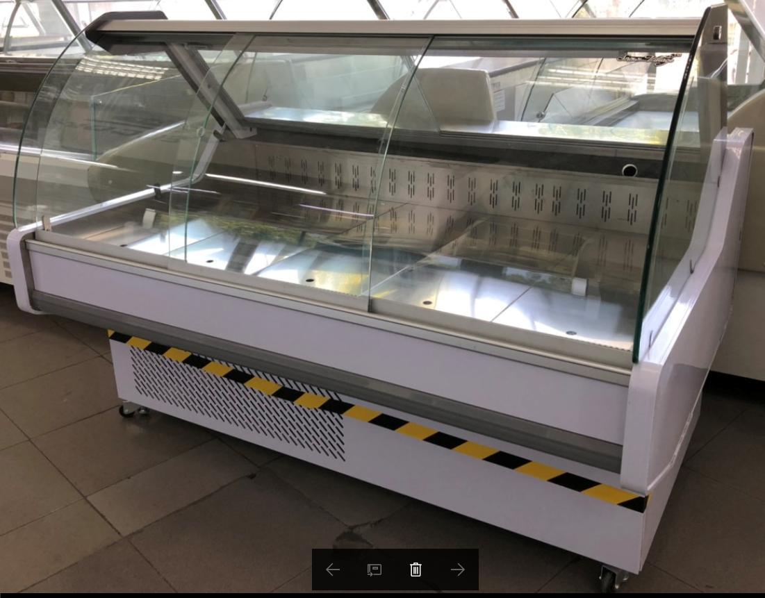 Quầy trưng bày hải sản tươi